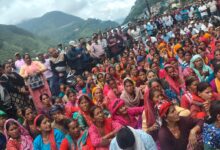 Villagers protest in Uttarakhand demanding the arrest of Divakar Dimri in the Ketan murder case.