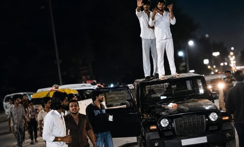Uttar Pradesh Youths Drink on Thar Roof in Rudrapur, Video Viral
